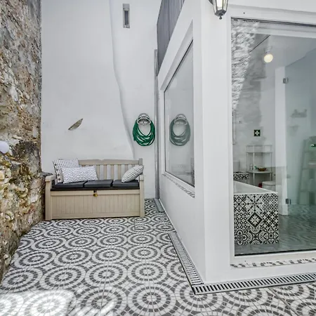 Com Patio Em Frente דירה Paço de Arcos