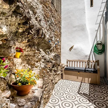 Com Patio Em Frente Paço de Arcos