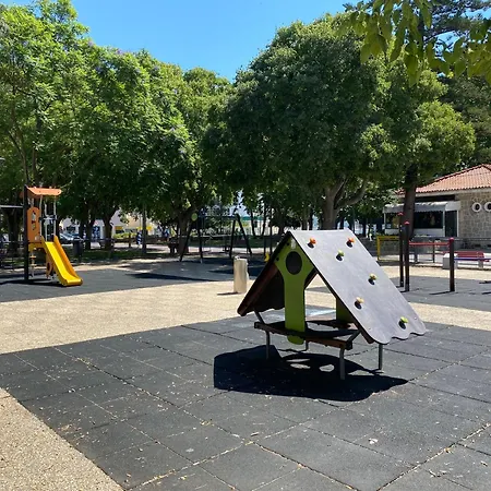 דירה Com Patio Em Frente Paço de Arcos