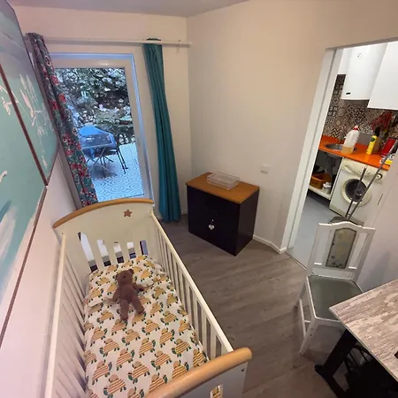 Com Patio Em Frente דירה