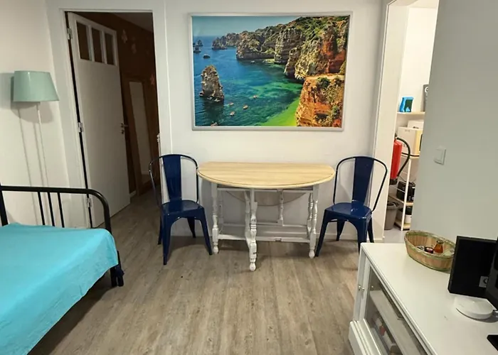 Com Patio Em Frente *