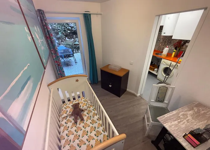 Com Patio Em Frente Апартаменты